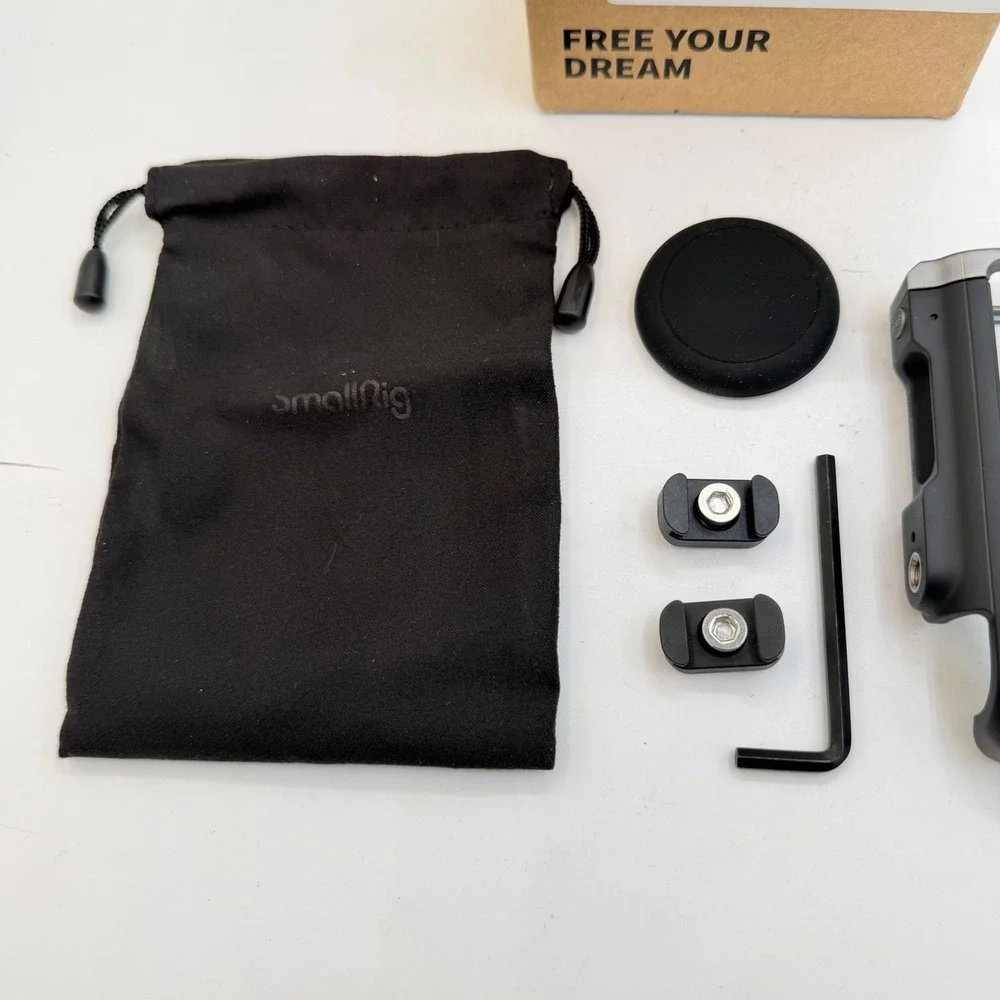 SmallRig Cage Kit 4235 Canon PowerShot V10 Black Vlogging Rig W/ Box Used Good